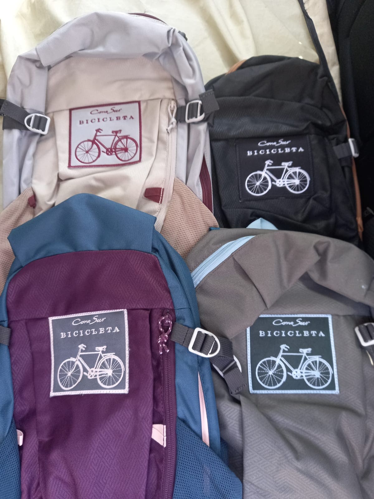 Mochilas y bolsos 3
